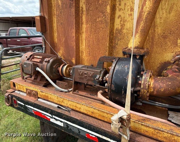 image for item EJ4701 2012 Interstate Thunder Storm III mud recycler with trailer