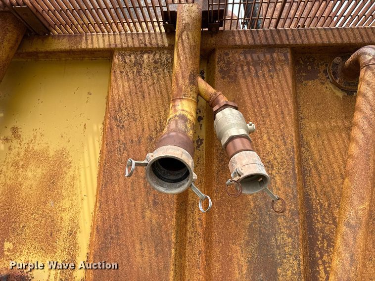 image for item EJ4701 2012 Interstate Thunder Storm III mud recycler with trailer