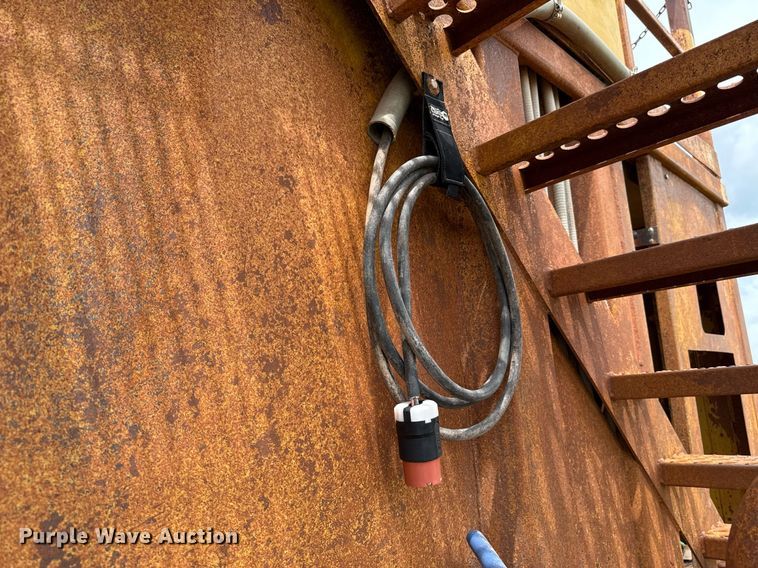 image for item EJ4701 2012 Interstate Thunder Storm III mud recycler with trailer