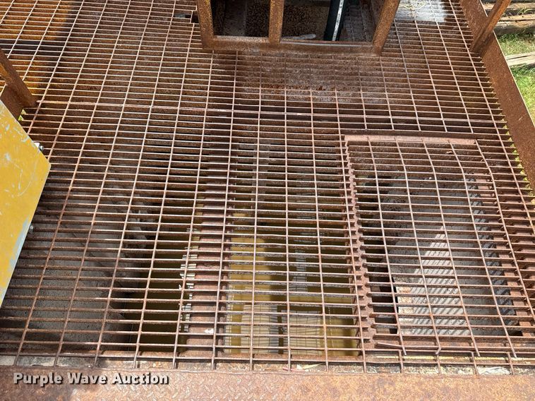 image for item EJ4701 2012 Interstate Thunder Storm III mud recycler with trailer