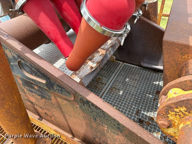 image for item EJ4701 2012 Interstate Thunder Storm III mud recycler with trailer