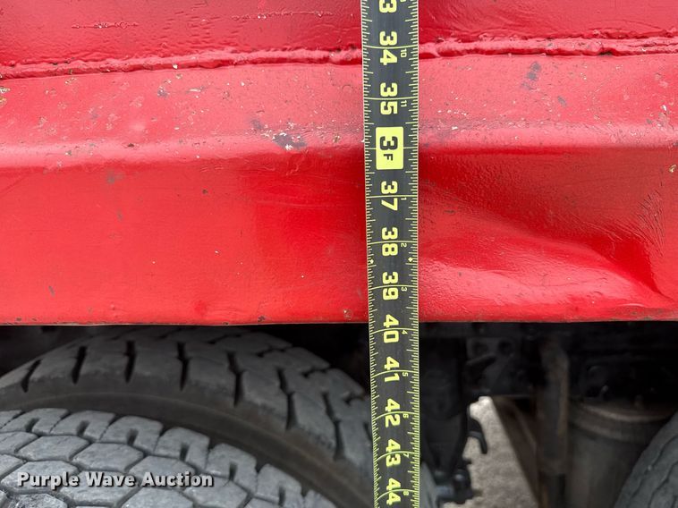 image for item EJ4703 2000 Mack CH613 dump truck