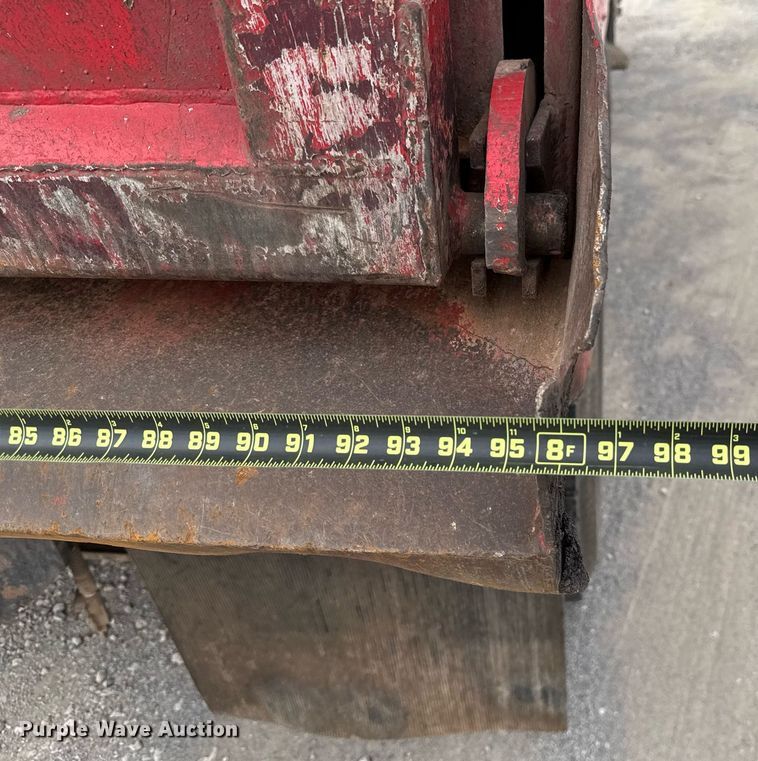 image for item EJ4703 2000 Mack CH613 dump truck