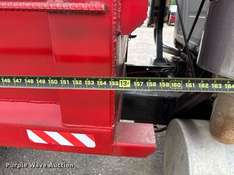 image for item EJ4703 2000 Mack CH613 dump truck