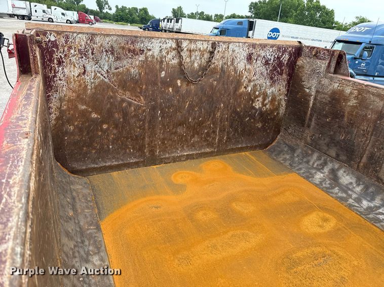 image for item EJ4703 2000 Mack CH613 dump truck