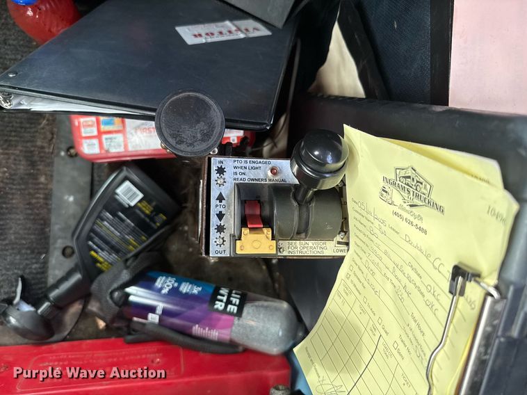 image for item EJ4703 2000 Mack CH613 dump truck