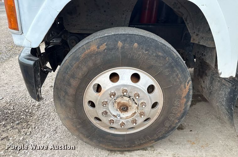 image for item EJ4703 2000 Mack CH613 dump truck