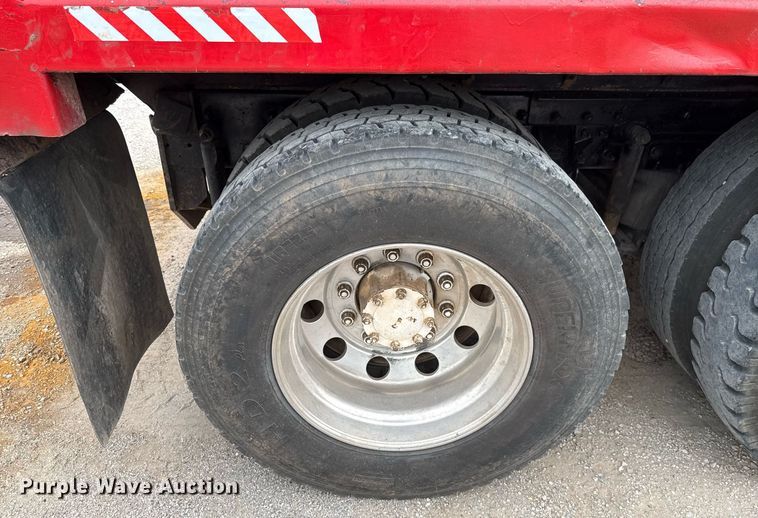 image for item EJ4703 2000 Mack CH613 dump truck