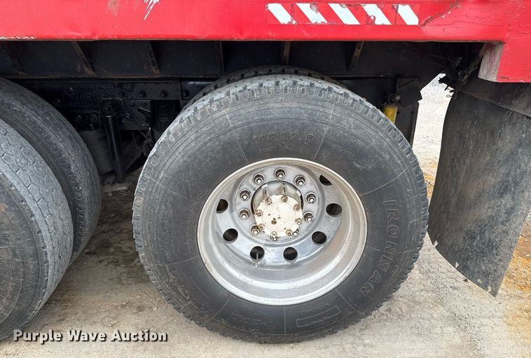 image for item EJ4703 2000 Mack CH613 dump truck