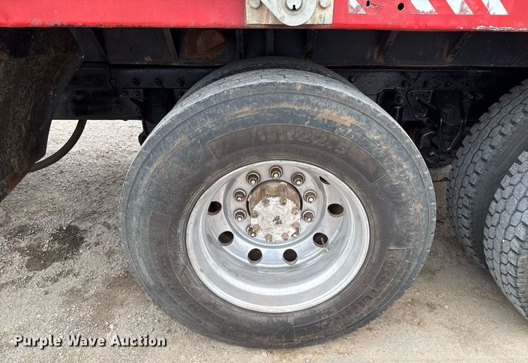 image for item EJ4703 2000 Mack CH613 dump truck