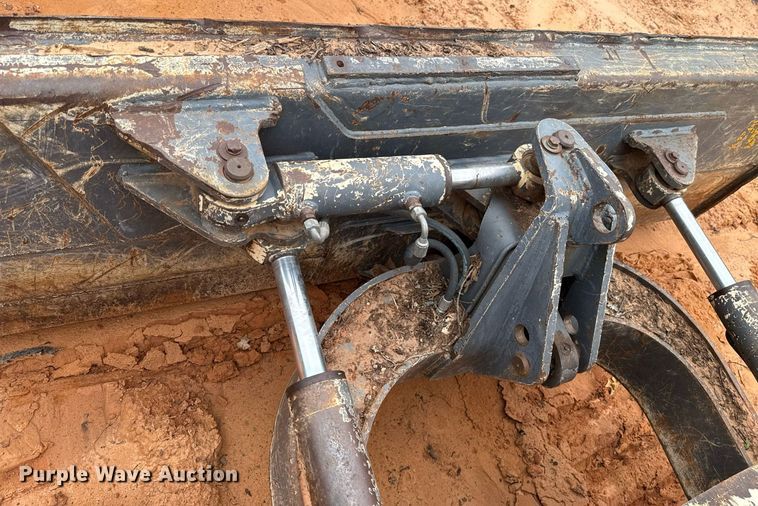 image for item EJ4704 2000 New Holland DC80  dozer