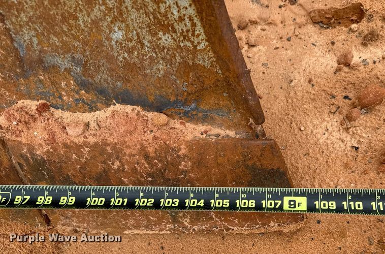 image for item EJ4704 2000 New Holland DC80  dozer