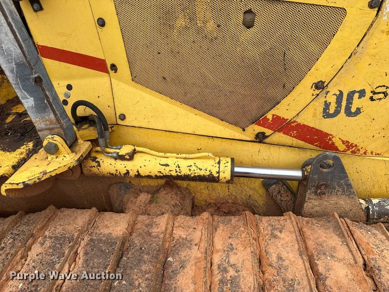 image for item EJ4704 2000 New Holland DC80  dozer