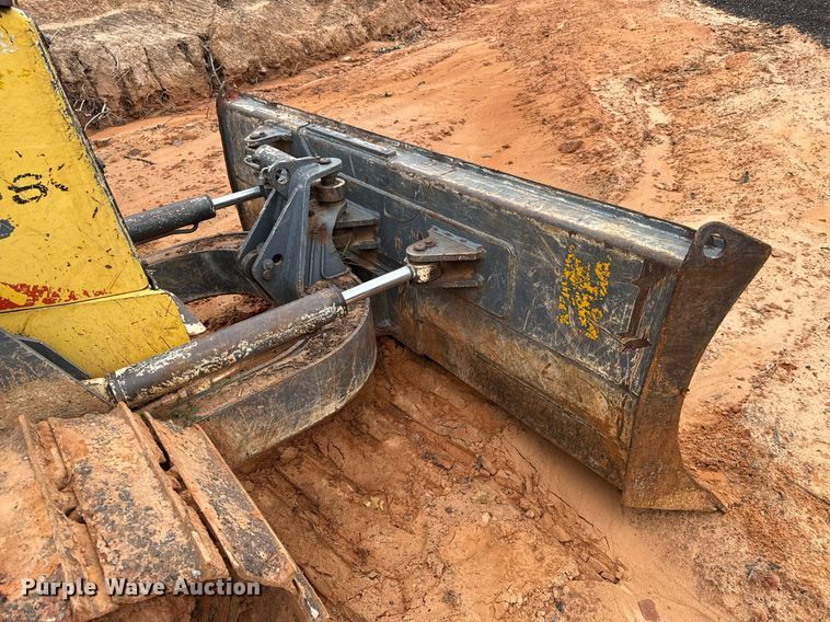 image for item EJ4704 2000 New Holland DC80  dozer