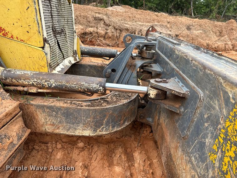 image for item EJ4704 2000 New Holland DC80  dozer