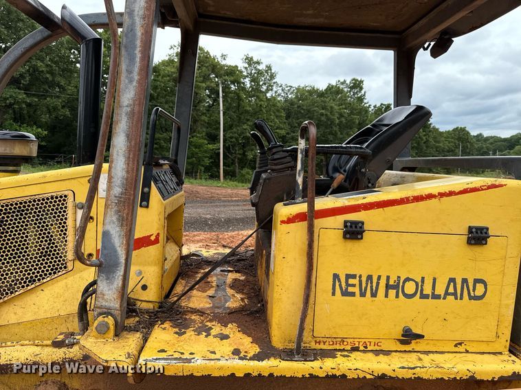 image for item EJ4704 2000 New Holland DC80  dozer