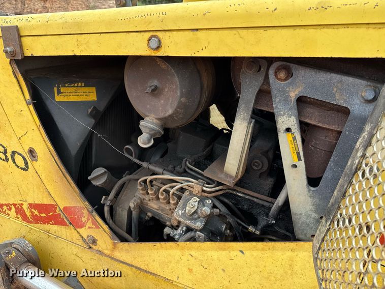 image for item EJ4704 2000 New Holland DC80  dozer