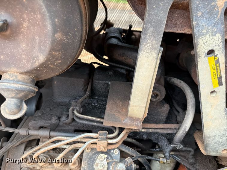 image for item EJ4704 2000 New Holland DC80  dozer