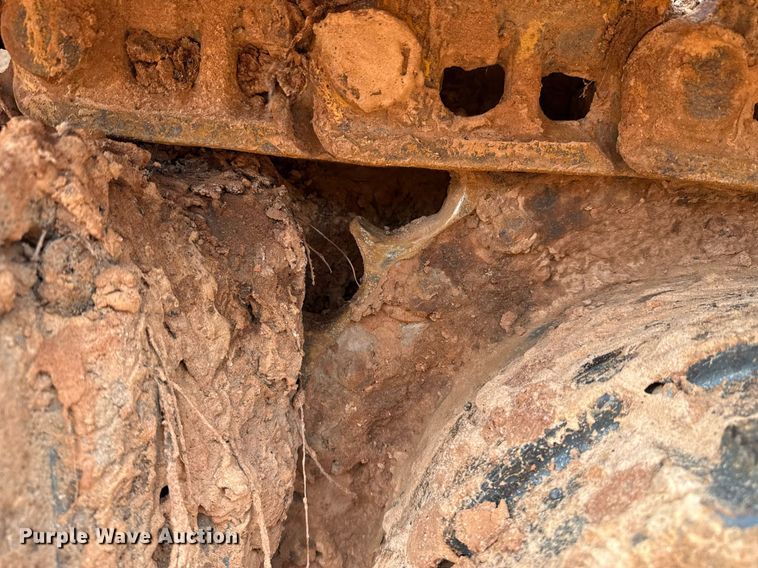 image for item EJ4704 2000 New Holland DC80  dozer