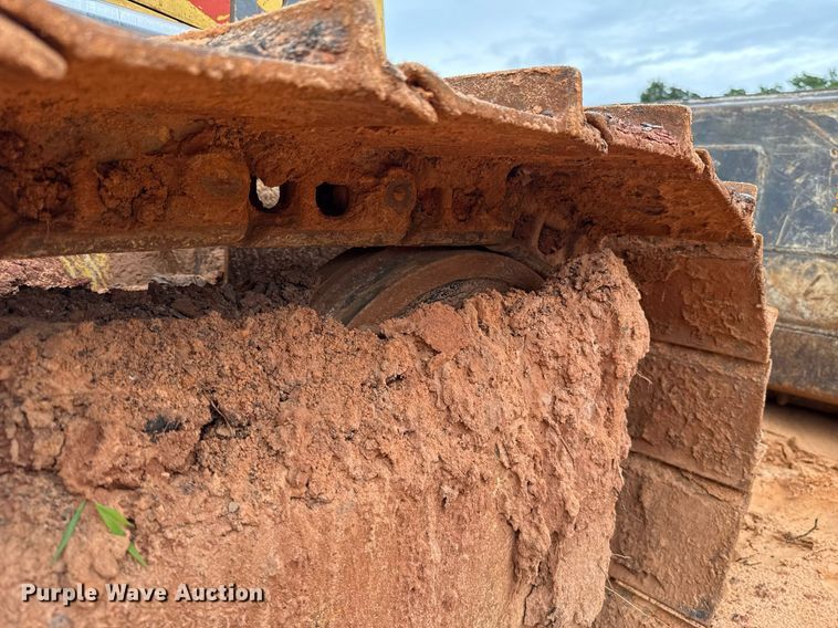 image for item EJ4704 2000 New Holland DC80  dozer