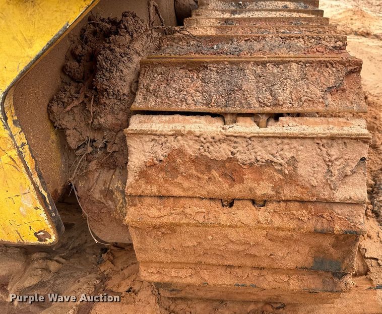 image for item EJ4704 2000 New Holland DC80  dozer