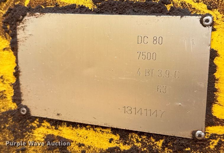 image for item EJ4704 2000 New Holland DC80  dozer