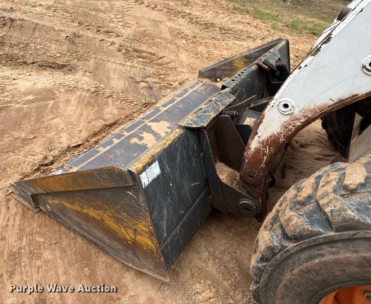 image for item EJ4705 1999 Bobcat 863 skid steer loader