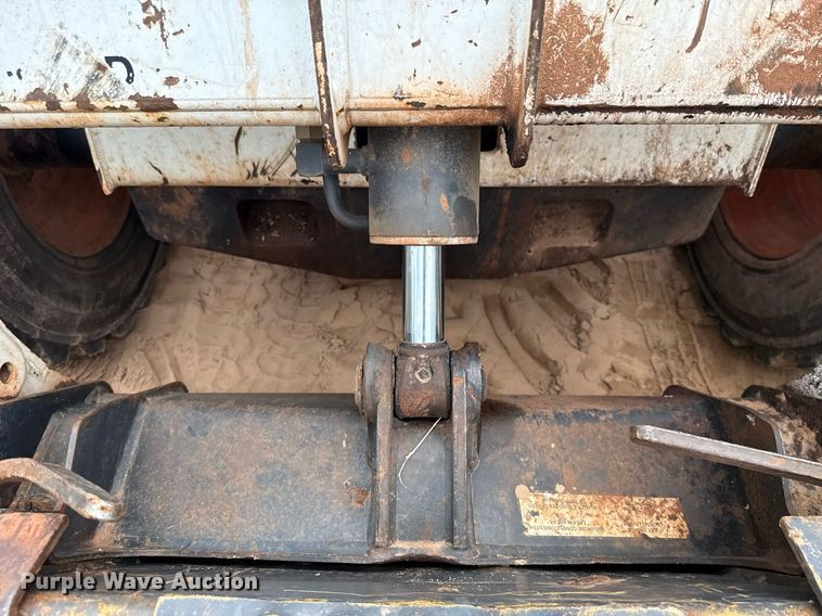 image for item EJ4705 1999 Bobcat 863 skid steer loader