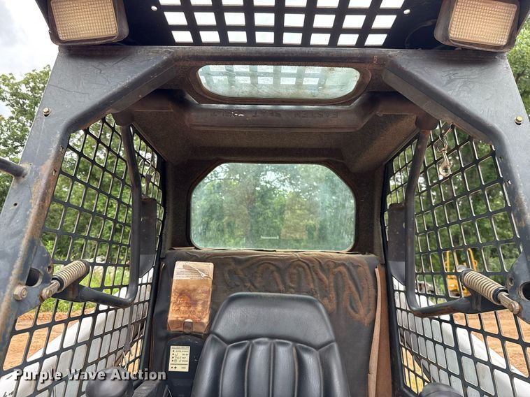 image for item EJ4705 1999 Bobcat 863 skid steer loader