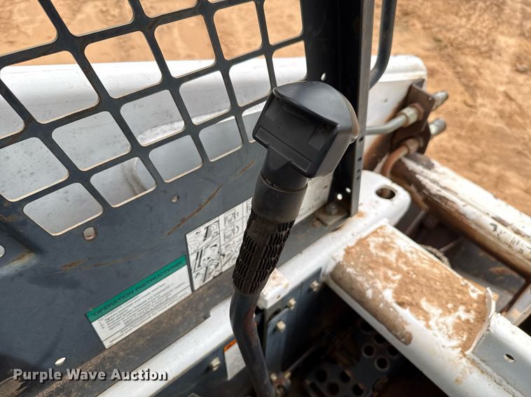 image for item EJ4705 1999 Bobcat 863 skid steer loader