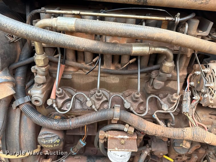 image for item EJ4705 1999 Bobcat 863 skid steer loader