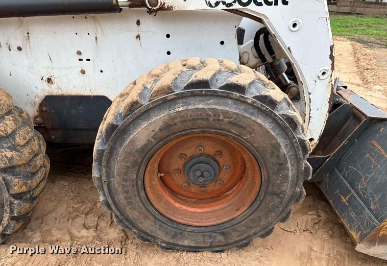 image for item EJ4705 1999 Bobcat 863 skid steer loader