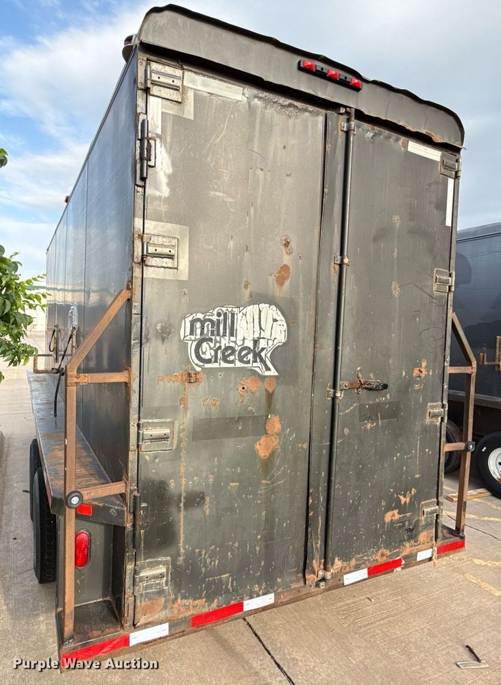 image for item EJ4722 2005 Wrangler enclosed cargo trailer