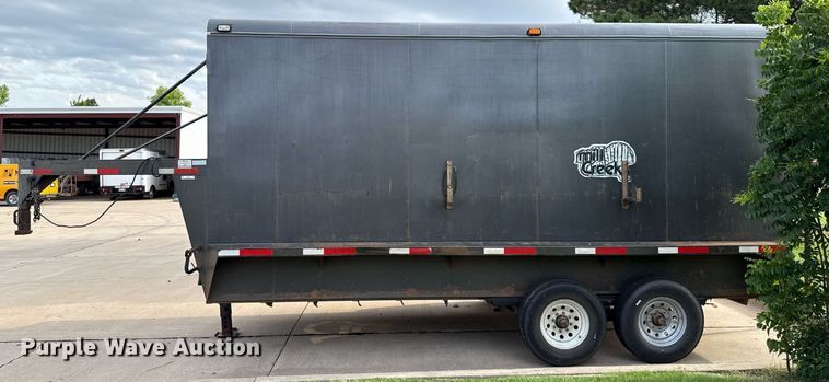 image for item EJ4722 2005 Wrangler enclosed cargo trailer