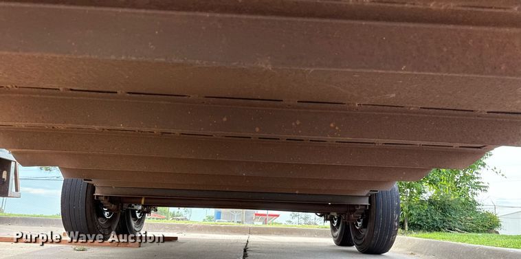 image for item EJ4722 2005 Wrangler enclosed cargo trailer