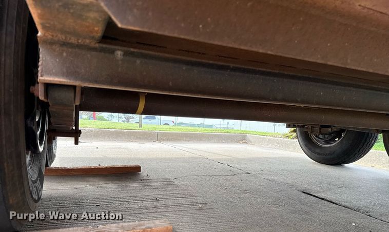 image for item EJ4722 2005 Wrangler enclosed cargo trailer