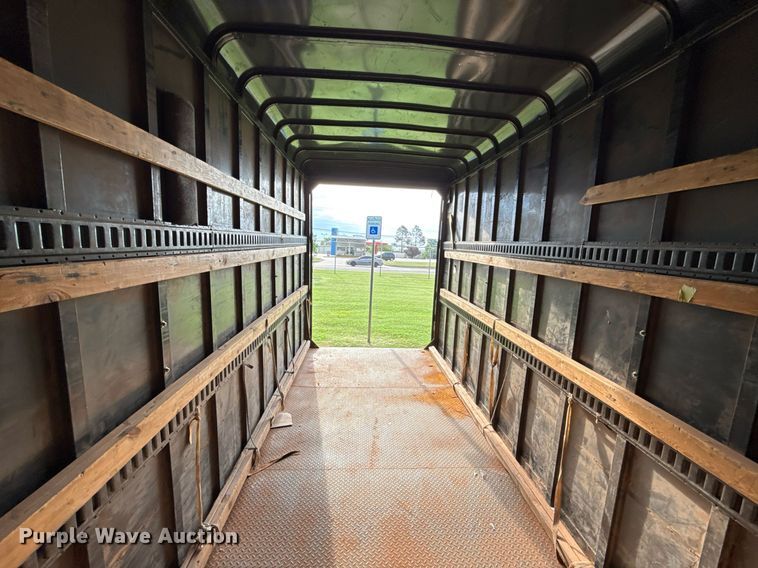 image for item EJ4722 2005 Wrangler enclosed cargo trailer