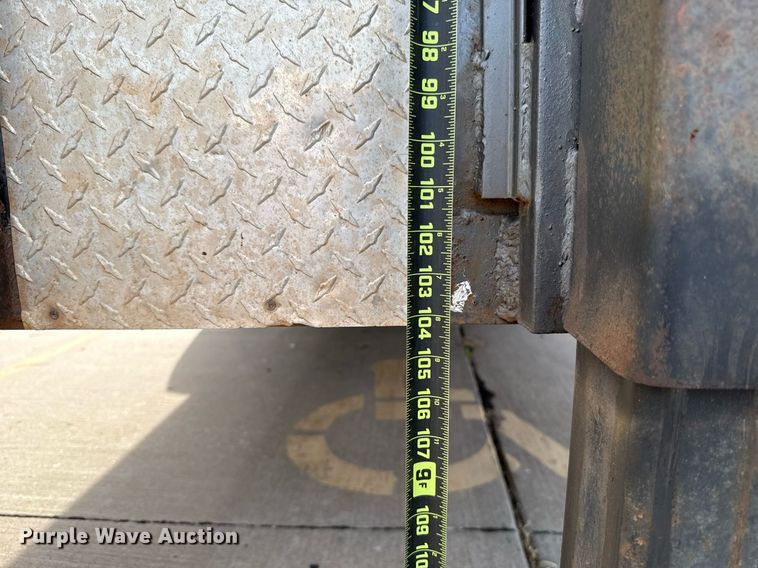 image for item EJ4722 2005 Wrangler enclosed cargo trailer