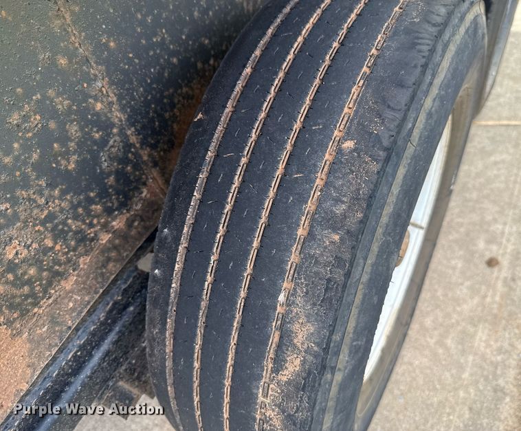 image for item EJ4722 2005 Wrangler enclosed cargo trailer