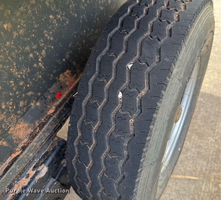 image for item EJ4722 2005 Wrangler enclosed cargo trailer