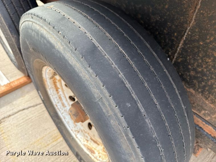 image for item EJ4722 2005 Wrangler enclosed cargo trailer