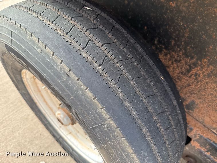 image for item EJ4722 2005 Wrangler enclosed cargo trailer