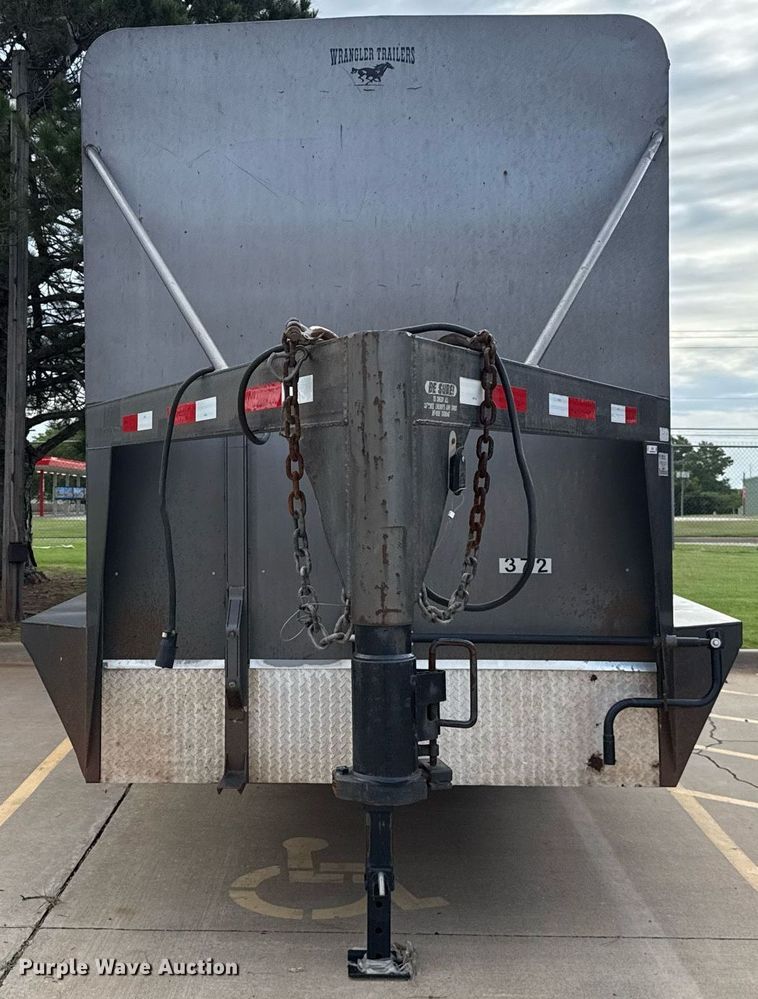 image for item EJ4723 2005 Wrangler enclosed cargo trailer