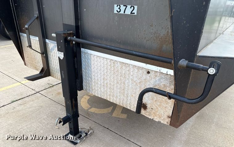 image for item EJ4723 2005 Wrangler enclosed cargo trailer