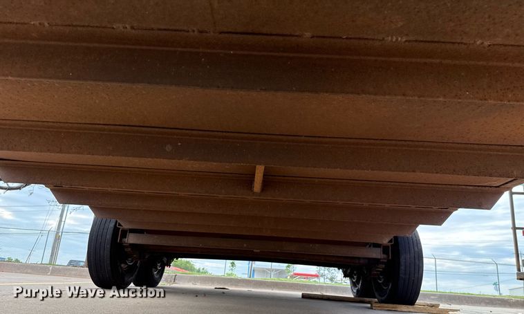 image for item EJ4723 2005 Wrangler enclosed cargo trailer