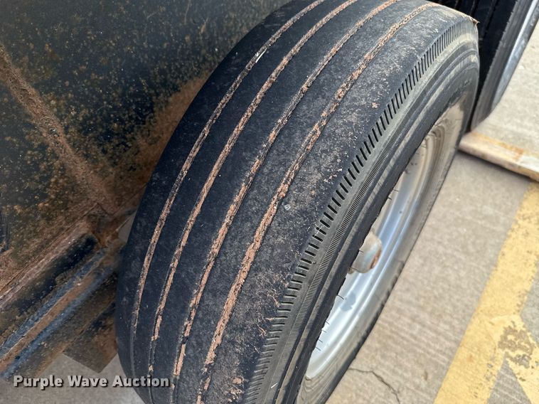 image for item EJ4723 2005 Wrangler enclosed cargo trailer