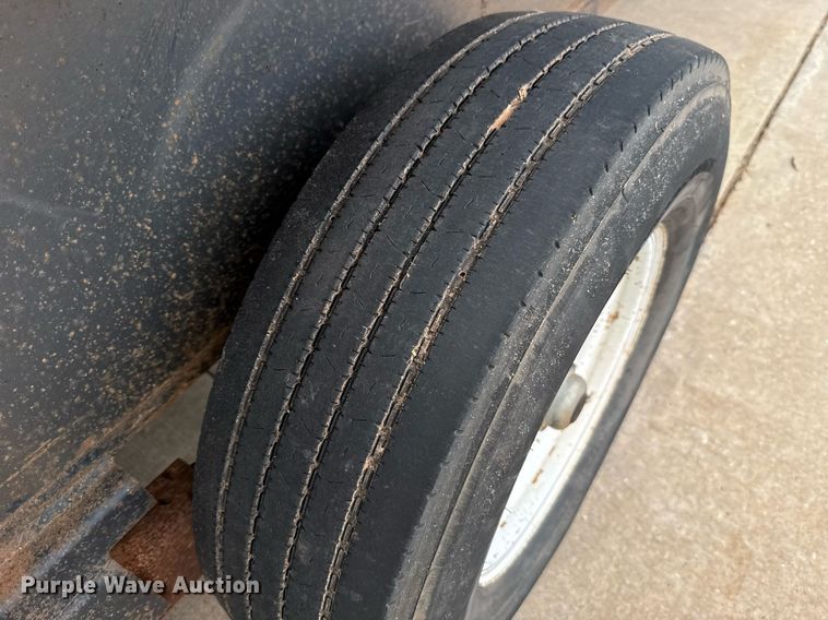 image for item EJ4723 2005 Wrangler enclosed cargo trailer