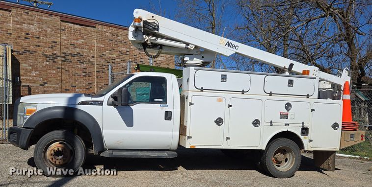 image for item EJ7376 2012 Ford F450 Super Duty bucket truck