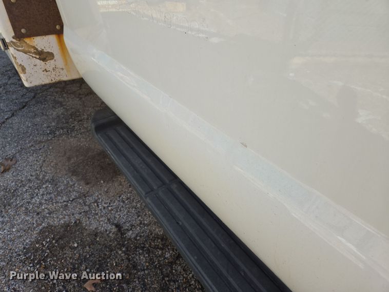 image for item EJ7376 2012 Ford F450 Super Duty bucket truck