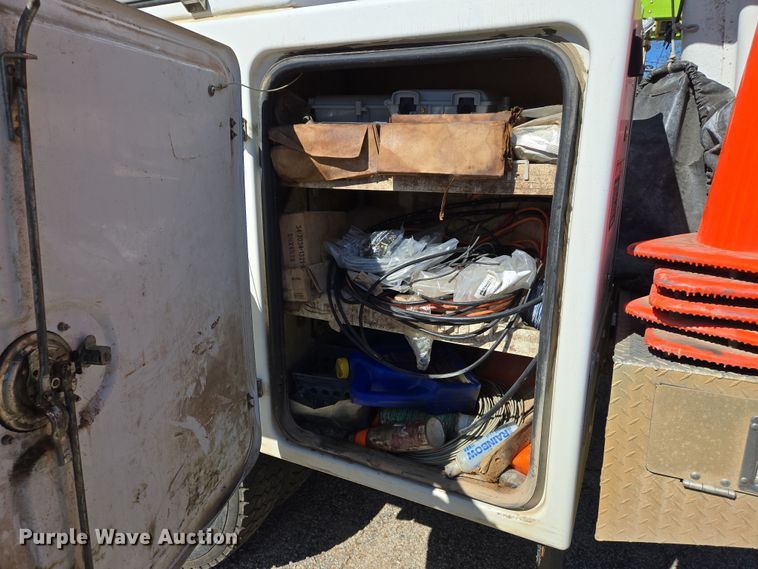 image for item EJ7376 2012 Ford F450 Super Duty bucket truck